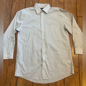 Stafford Travel Easy-Care Broadcloth Men’s light gray button down dress shirt